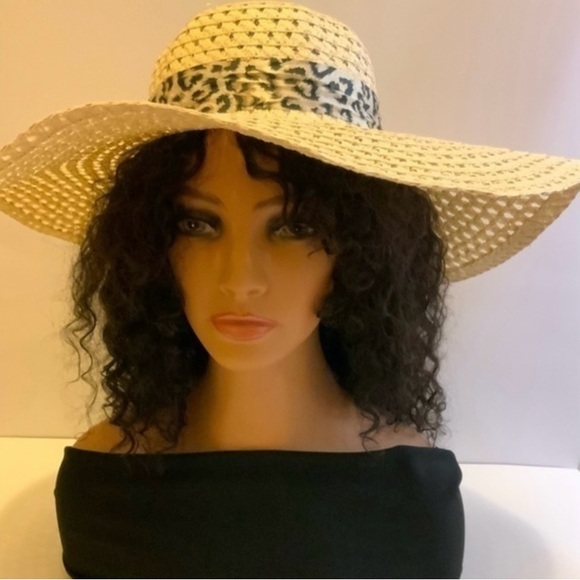 Accessory Bundle-Beach Hat and Sunglasses - Picture 3 of 10